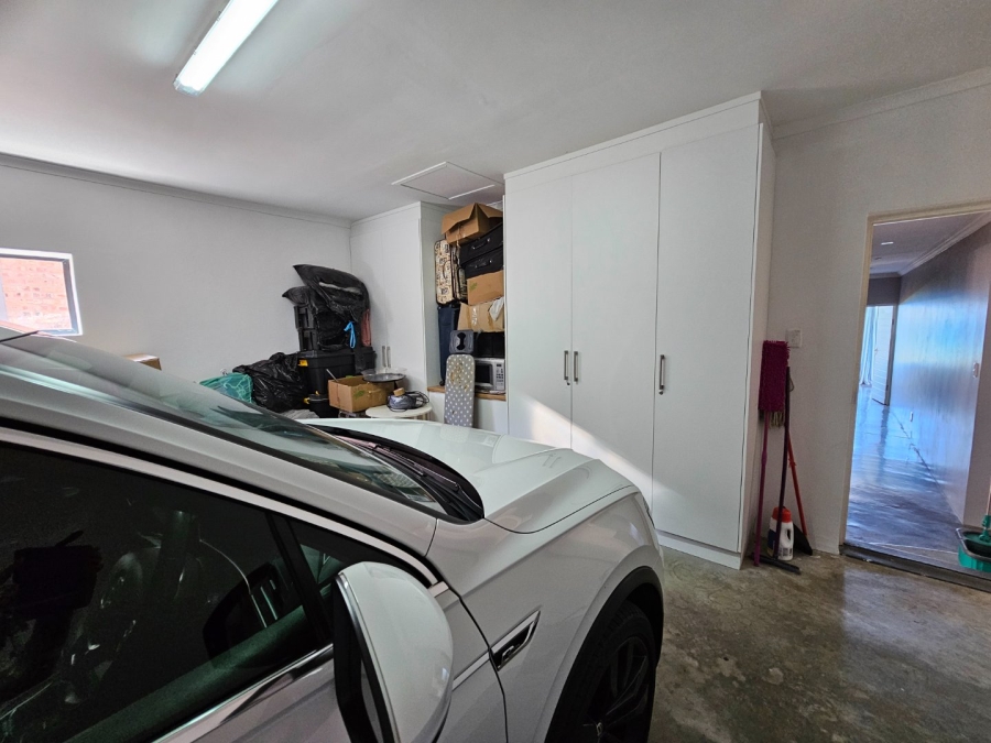 3 Bedroom Property for Sale in Dwarswegstrand Western Cape